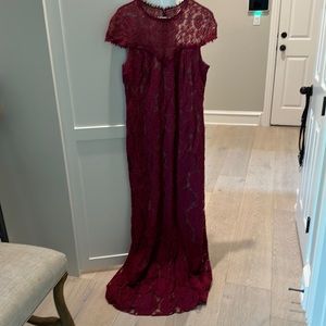 Gorgeous dark pink lace lined Tadashi Shoji dress
